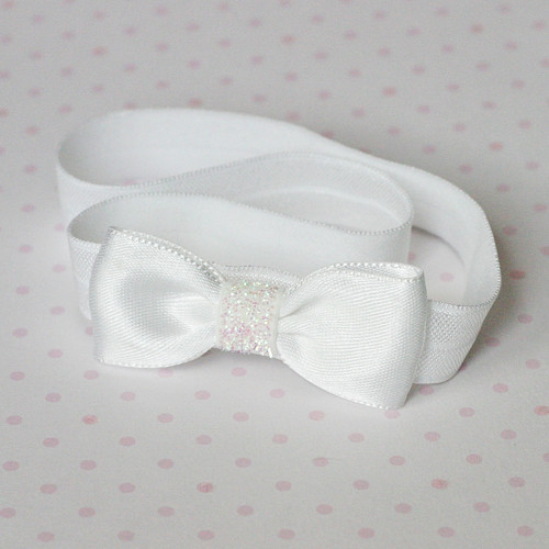 Čelenka pro newborn - bílá mašlička — foto 2