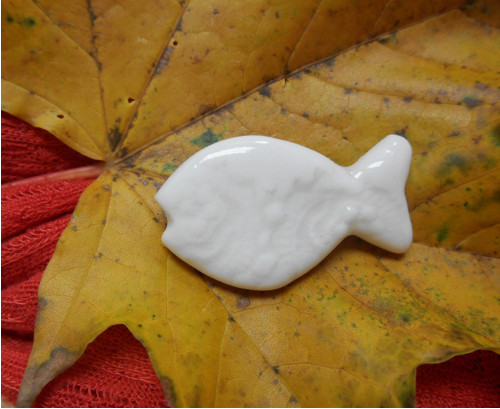 Porcelánová brož. Rybka. — foto 2