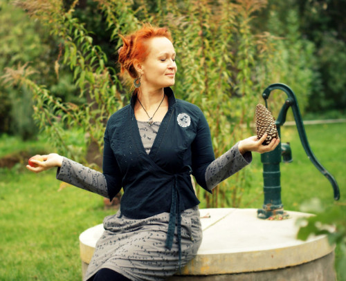 "O třech vranách", zavinovací halenka — foto 2