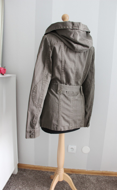 Zelená khaki retro bundička s kapucí — foto 3