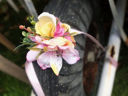 Růžová orchidej na zápěstí — foto 4
