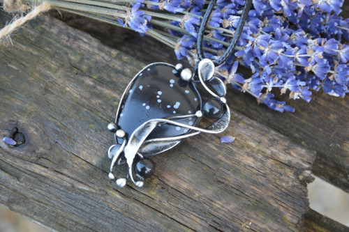 Obsidiánový amulet — foto 2