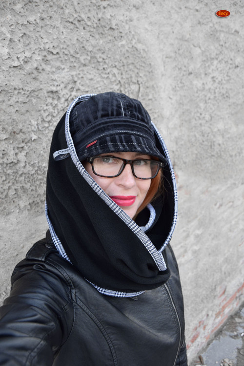Černá sada, manšestrová bekovka + flísový nákrčník — foto 2
