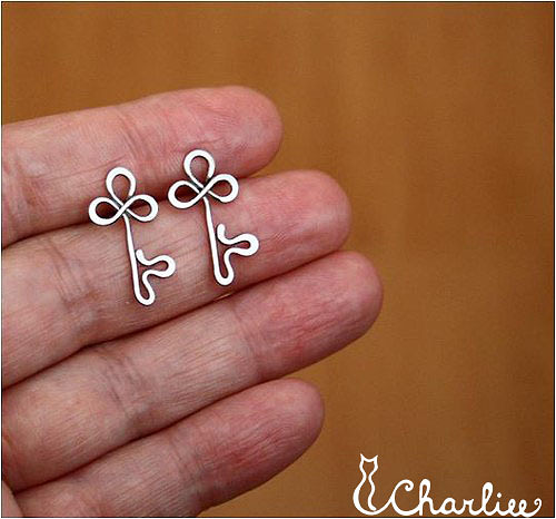 Náušnice- KLÍČ - pecky - tepané - chirurgická ocel — foto 2
