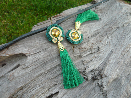 Soutache náušnice Zlaté Smaragdy — foto 3
