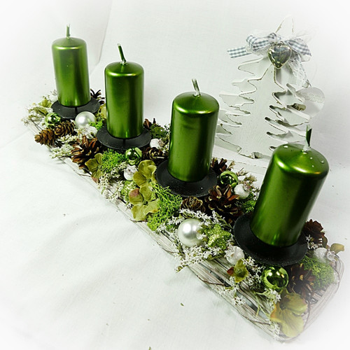 Adventní dekorace /věnec - zelená a bílá — foto 2