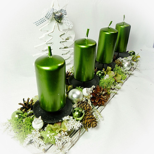 Adventní dekorace /věnec - zelená a bílá — foto 3