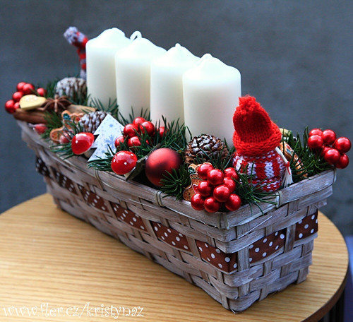Adventní svícen s panenkami — foto 3