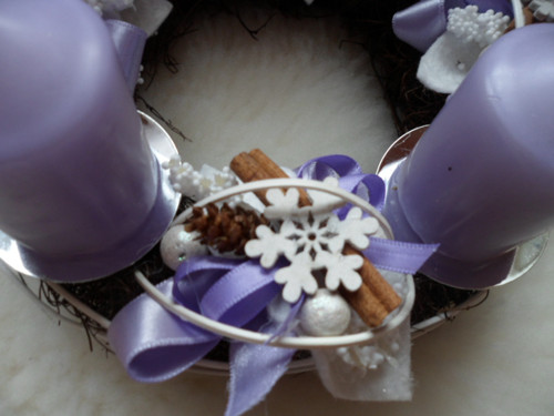 Věnec adventní fialový — foto 3