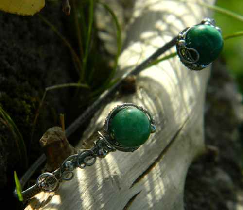 Elegantní náramek se smaragdy — foto 2