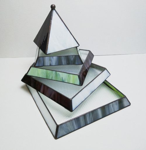 Šperkovnice pyramida 4 patra — foto 4