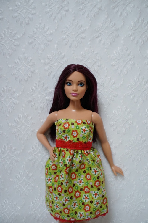 Šaty pro Barbie 2016 - curvy - baculku — foto 3