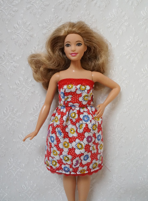 Šaty pro Barbie 2016 - curvy - baculku — foto 2