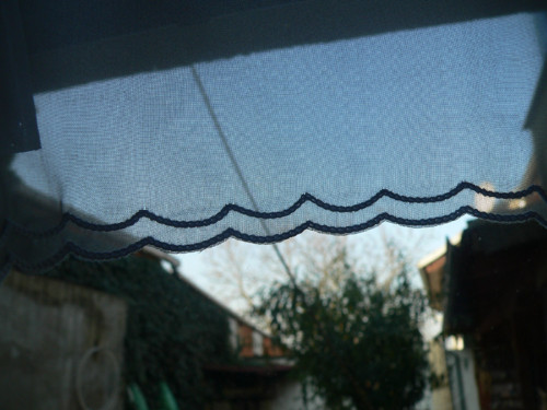 Záclonka s obloučky — foto 2
