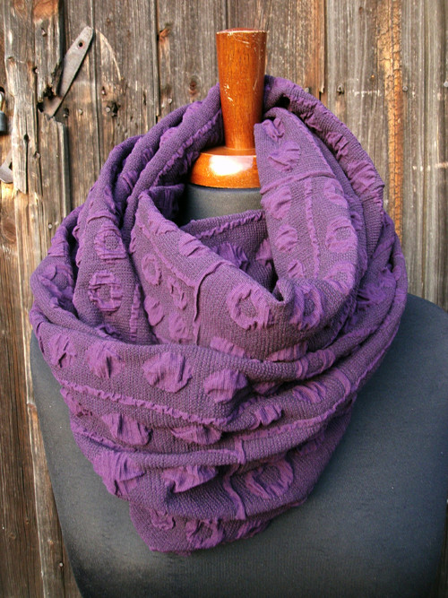 Purple bublles - nákrčník — foto 2