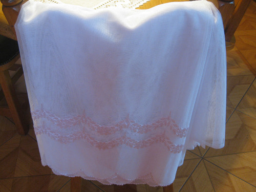 Vyšívaná záclona — foto 2