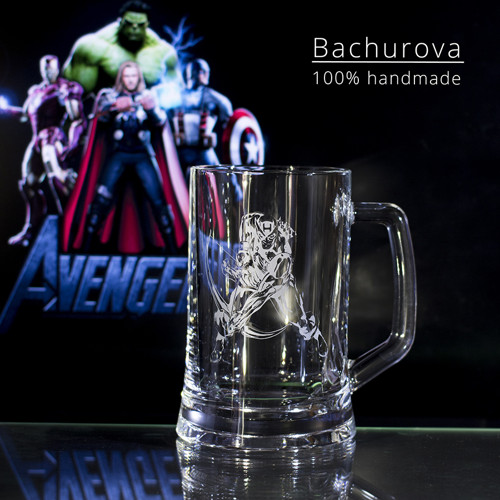 DÁRKOVÉ PŮLLITRY_Půllitr s motivem Avengers — foto 3