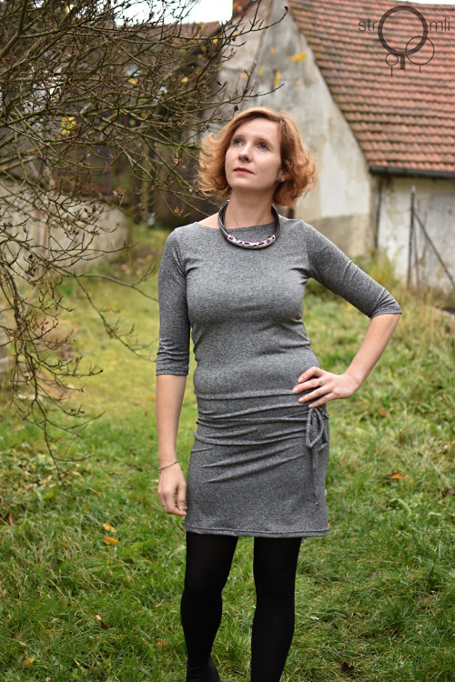 Šaty šik žíhané, vel. XL — foto 2