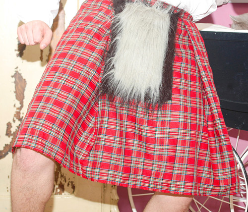 Károvaný kilt s chlupató kapsó — foto 3