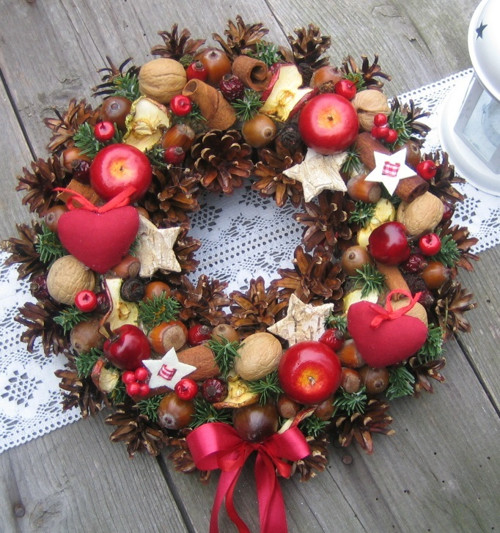 Adventní věneček se srdíčky — foto 2