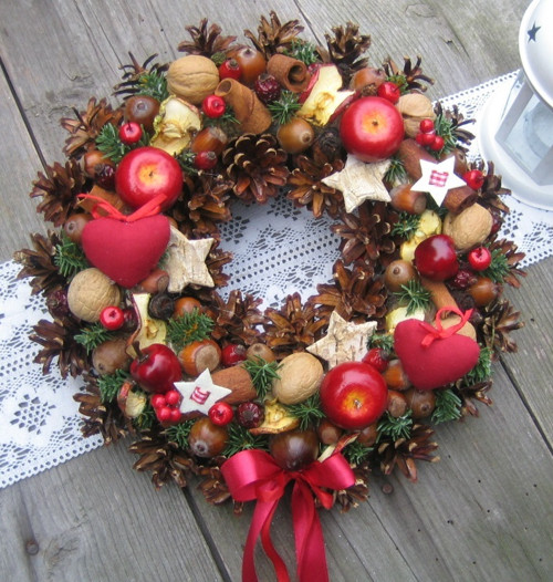 Adventní věneček se srdíčky — foto 3
