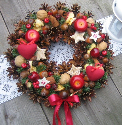 Adventní věneček se srdíčky — foto 4