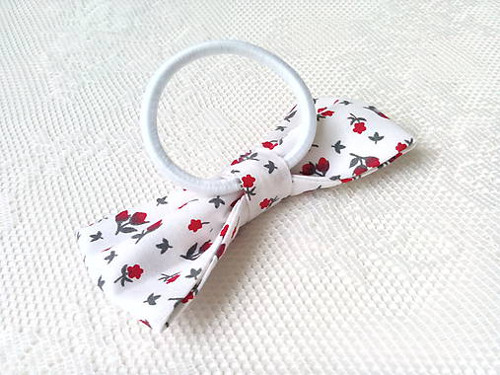 Romantic hair bow (white/flowers) — foto 2