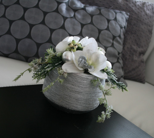 Stříbrná mísa s orchidejemi — foto 2