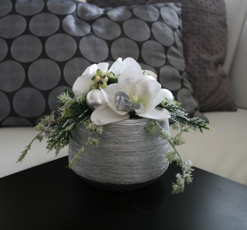 Stříbrná mísa s orchidejemi — foto 4