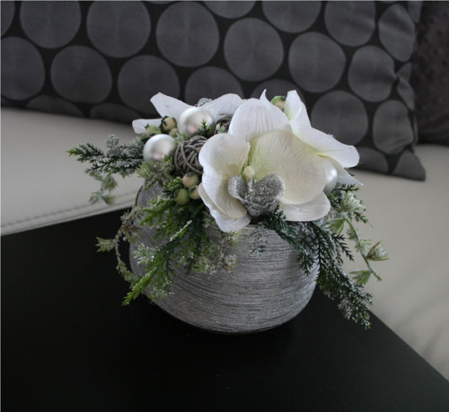 Stříbrná mísa s orchidejemi — foto 5