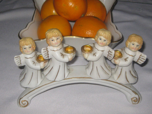 Adventní svícen se čtyřmi andělíčky — foto 2