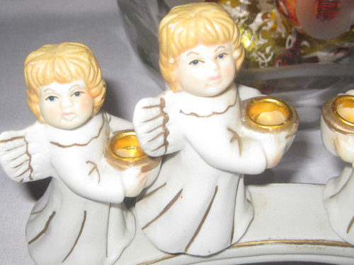 Adventní svícen se čtyřmi andělíčky — foto 4