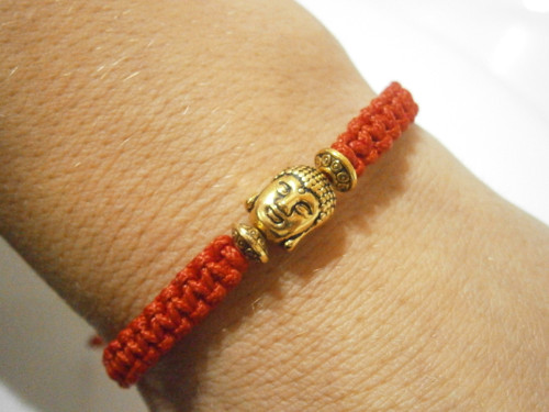 Červený náramek s Buddhou (macramé) - Unisex — foto 2