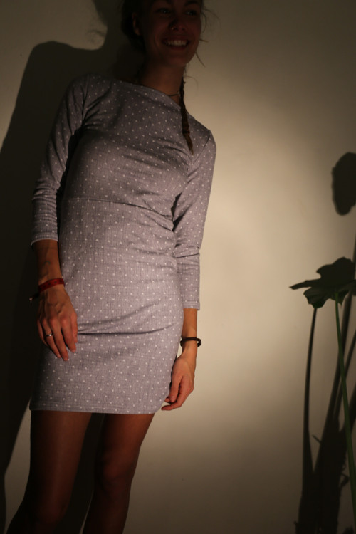 Šedobílé šatičky — foto 3