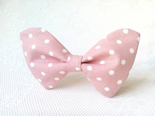 Light pink bow tie with white polka dots — foto 2