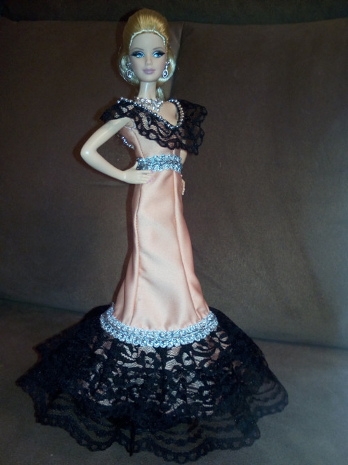 Šaty pro Barbie — foto 2