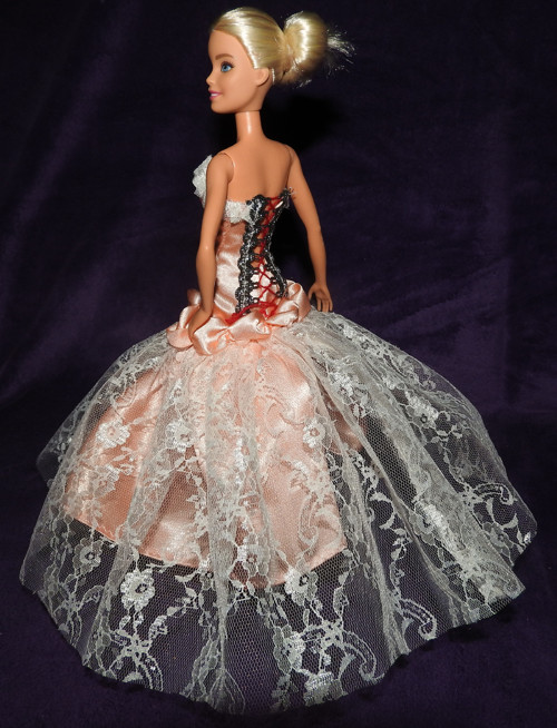 Šaty pro Barbie — foto 2