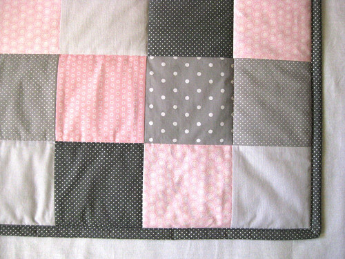 PATCHWORK dětská deka šedorůžová 95x95+minky — foto 5