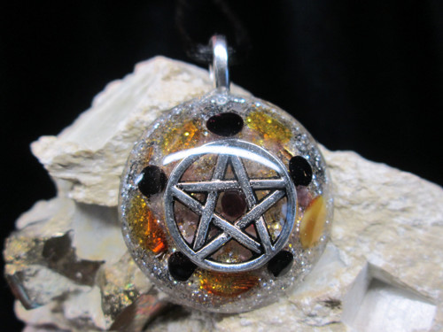 Orgonit ,, Pentagram ochrany " - onyx, olivín — foto 4