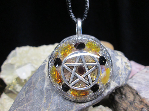 Orgonit ,, Pentagram ochrany " - onyx, olivín — foto 6