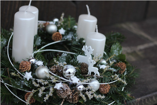 Jeleni také na adventním věnci — foto 2