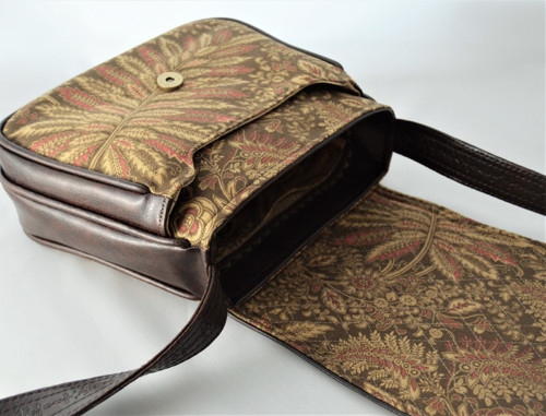 Crossbody - Decentní Móda — foto 4