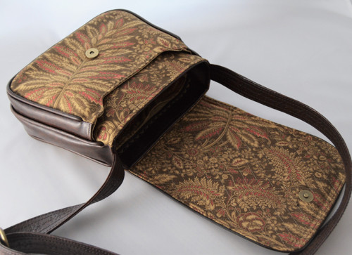 Crossbody - Decentní Móda — foto 5