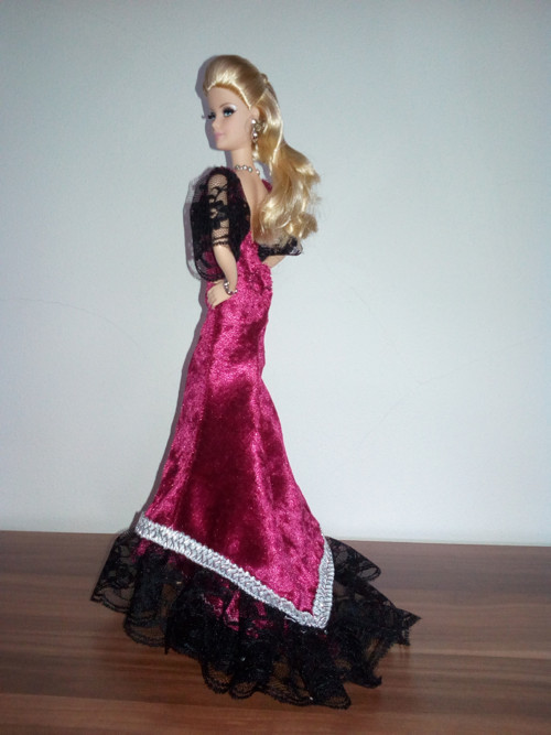 Šaty pro Barbie — foto 2