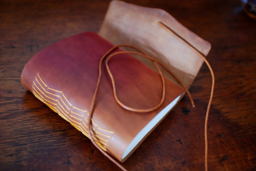 Bordo-hnědý deník — foto 4