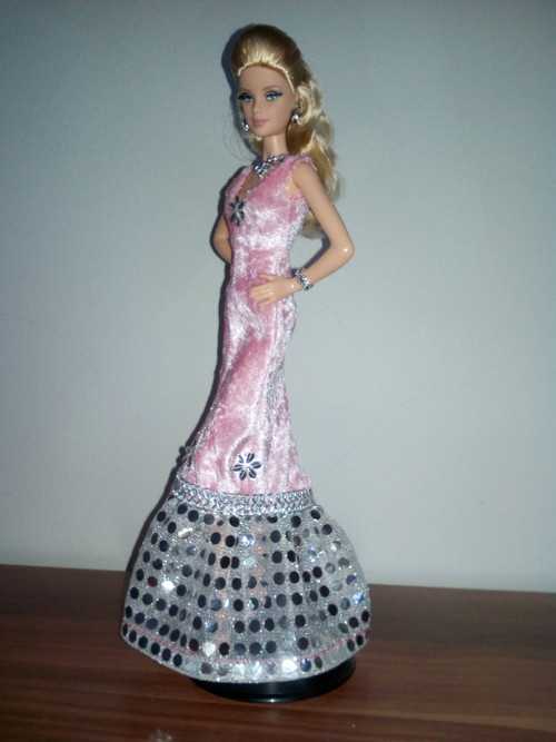 Šaty pro Barbie — foto 2