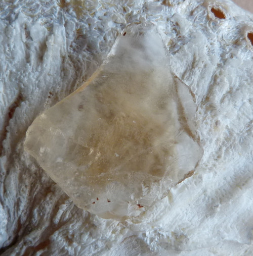 Citrín surový - 3,5 cm — foto 3