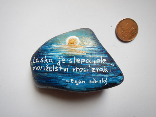 Kámen s citátem — foto 2