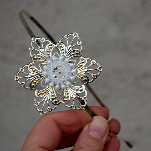 Slečna Vločka - čelenka Swarovski... — foto 4