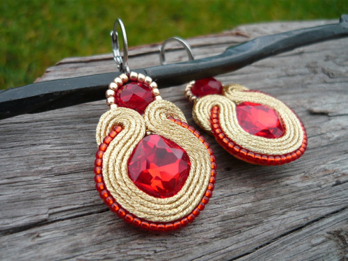 Soutache náušnice Gold & Red — foto 2